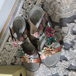 L'ATISTE Multicolor Bohemian Sandals Floral Embellished